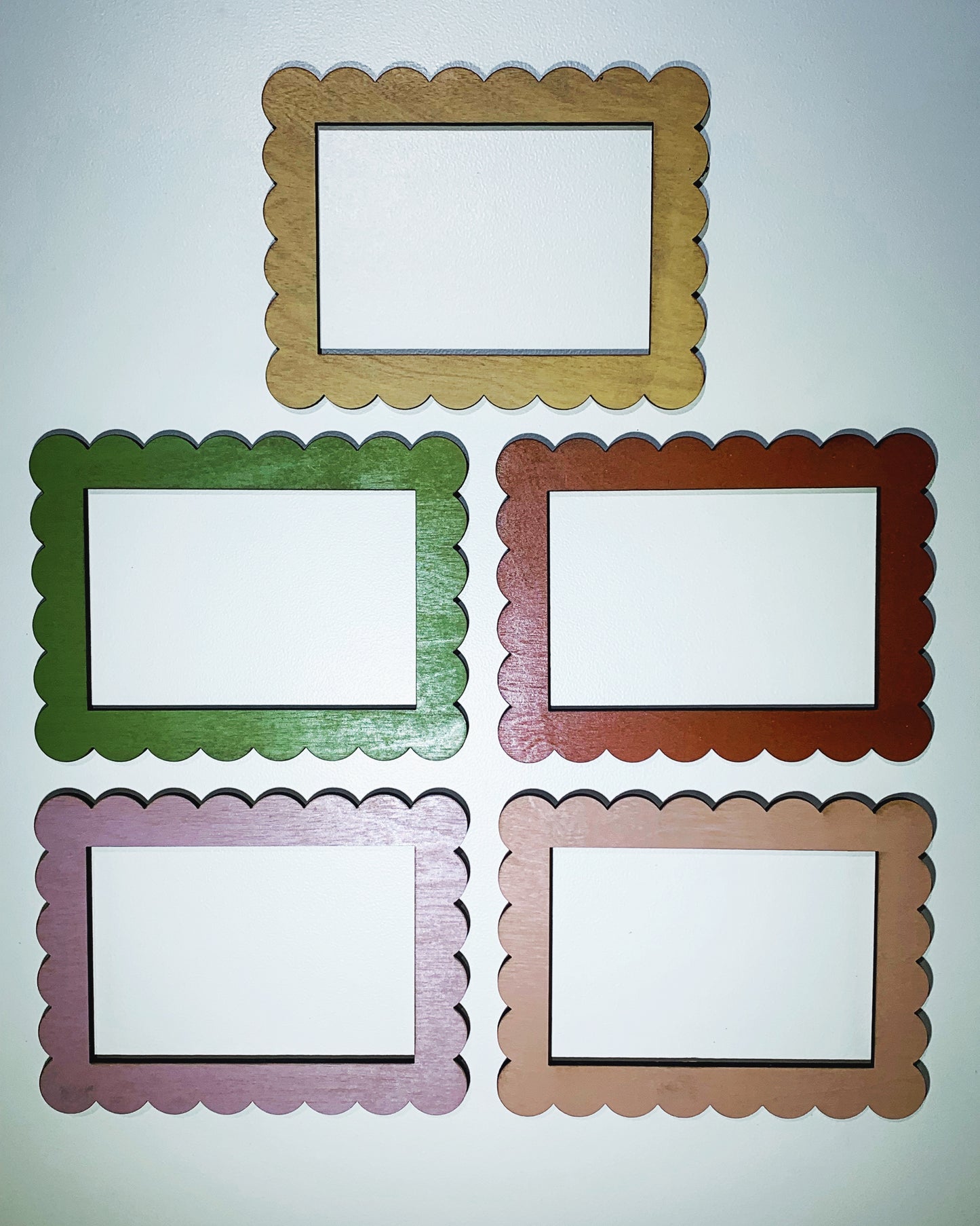 Wooden Scallop Magnet Frames